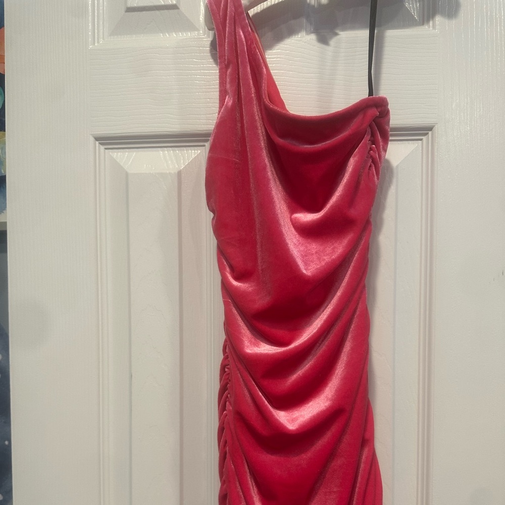 Katie J NYC
Junior Veronica Dress
Hot pink 
Velvet 
Size medium